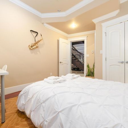 Oakridge Luxury Homestay Ванкувер Экстерьер фото